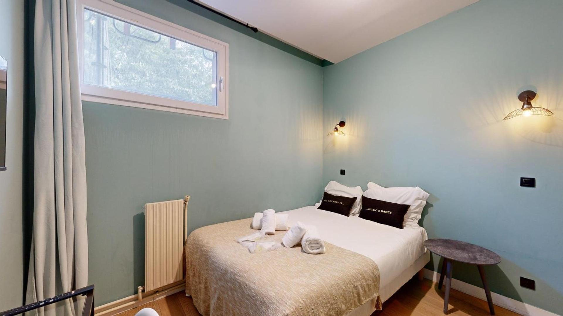 188-suite Eight Apartment